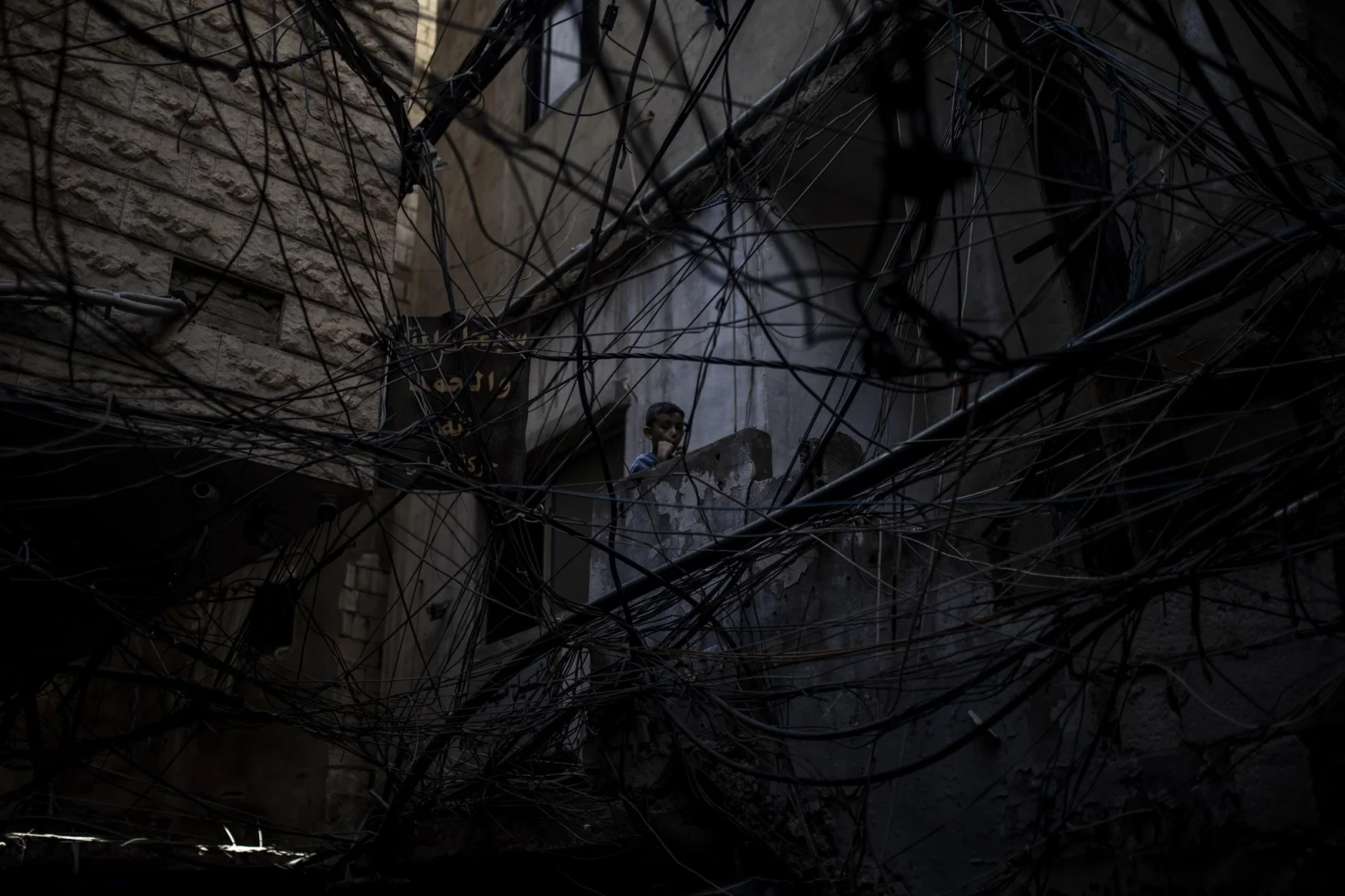 Campo de refugiados palestinos de Shatila situado en Beirut. Fue creado en 1949 para los miles de palestinos que huián de la Nakba, expulsados por las tropas israelíes. Se estima que viven unas 22.000 personas.