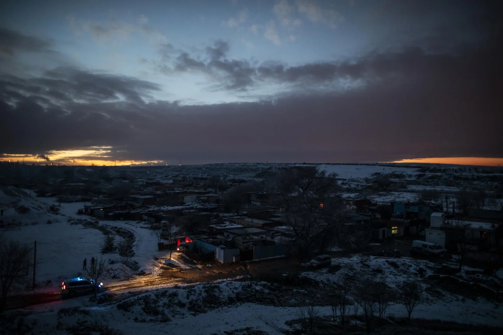 Vista del Sector VI de la Cañada por la noche tras el primer día de la nevada